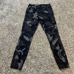 Athleta Black & Gray Camo‎ Leggings Size XS